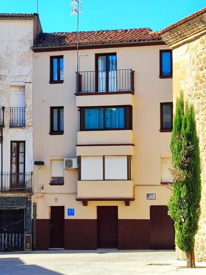 Apartamentos San Martin Plasencia Kültér fotó